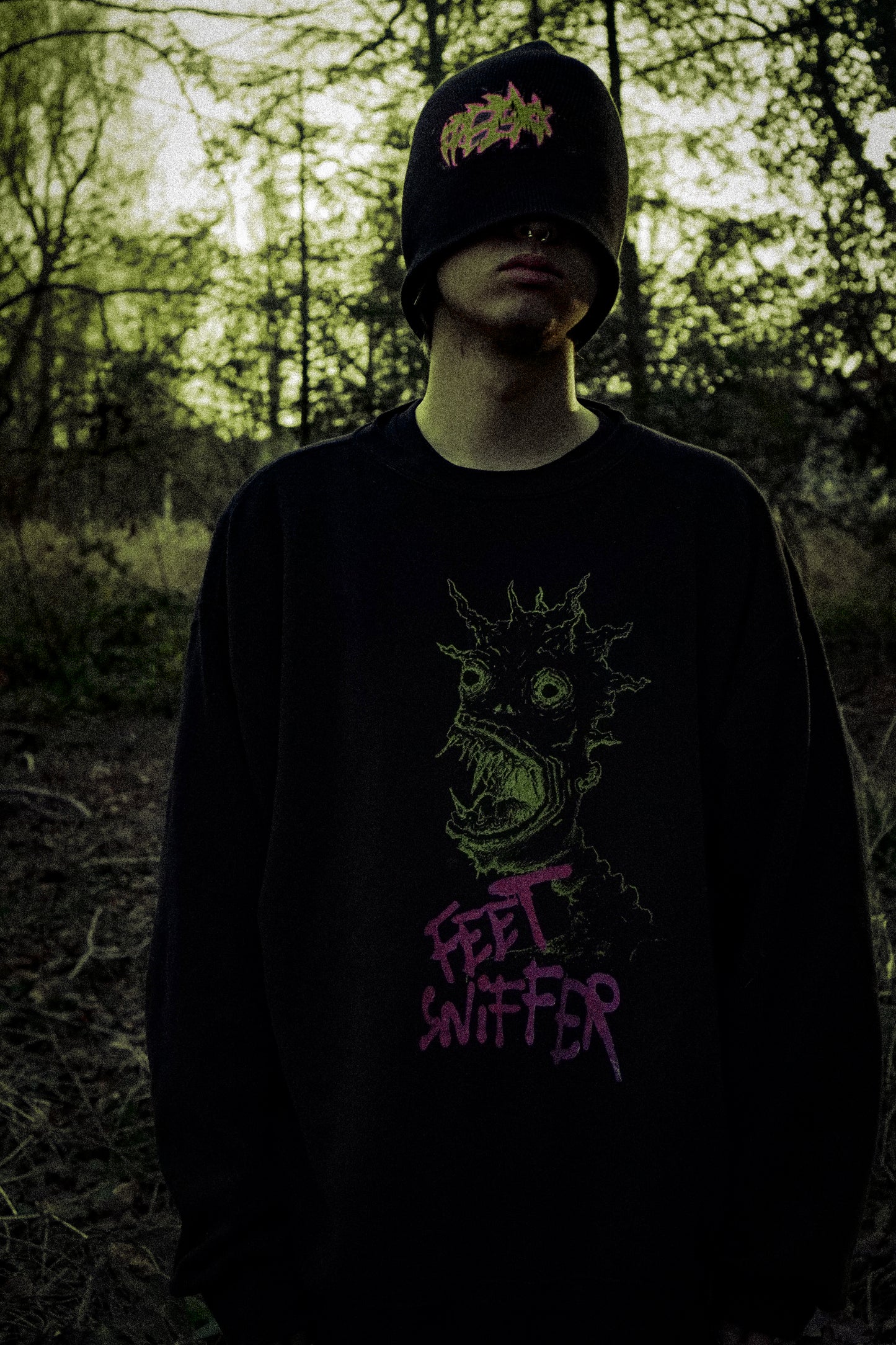 FEET SNIFFER